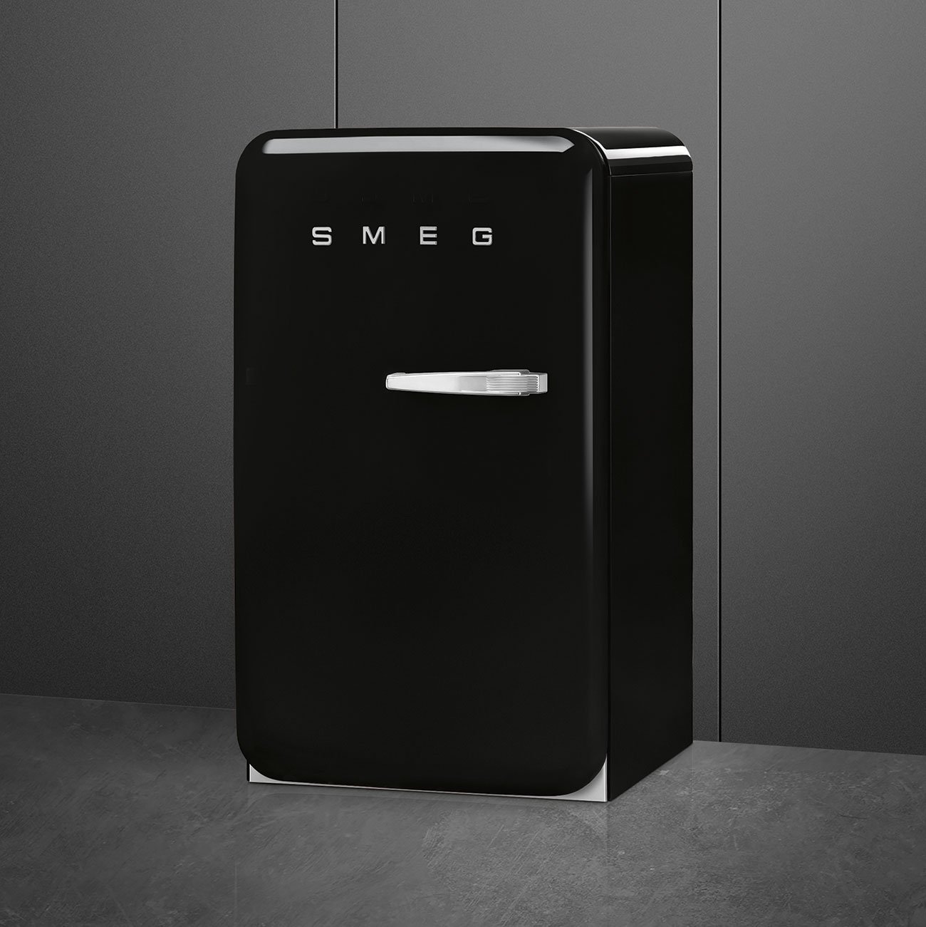 Smeg FAB10HLBL6 Black Minibar Refrigerator, view 4