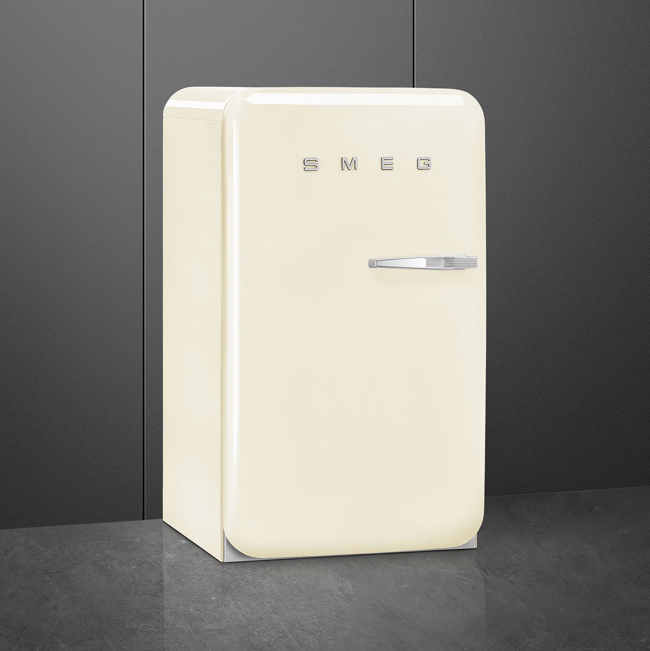 Smeg FAB10HLCR6 Cream Minibar Refrigerator, view 3