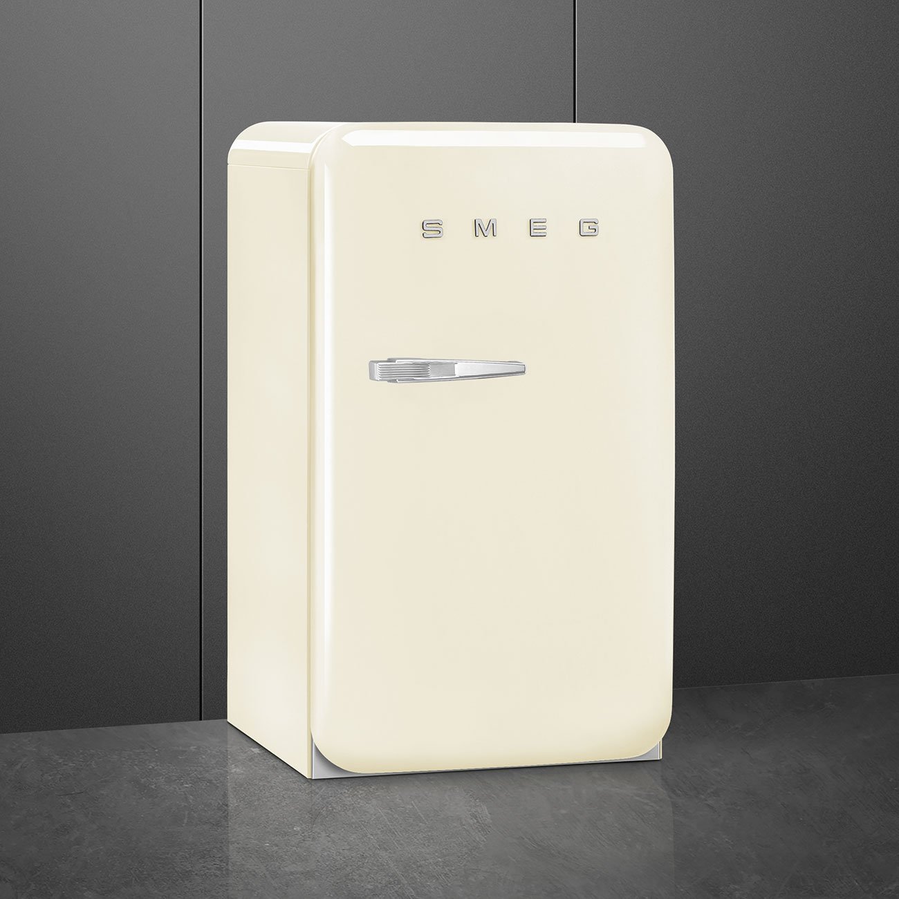 SMEG FAB10 Cream Mini Fridge Right Hinge view 3
