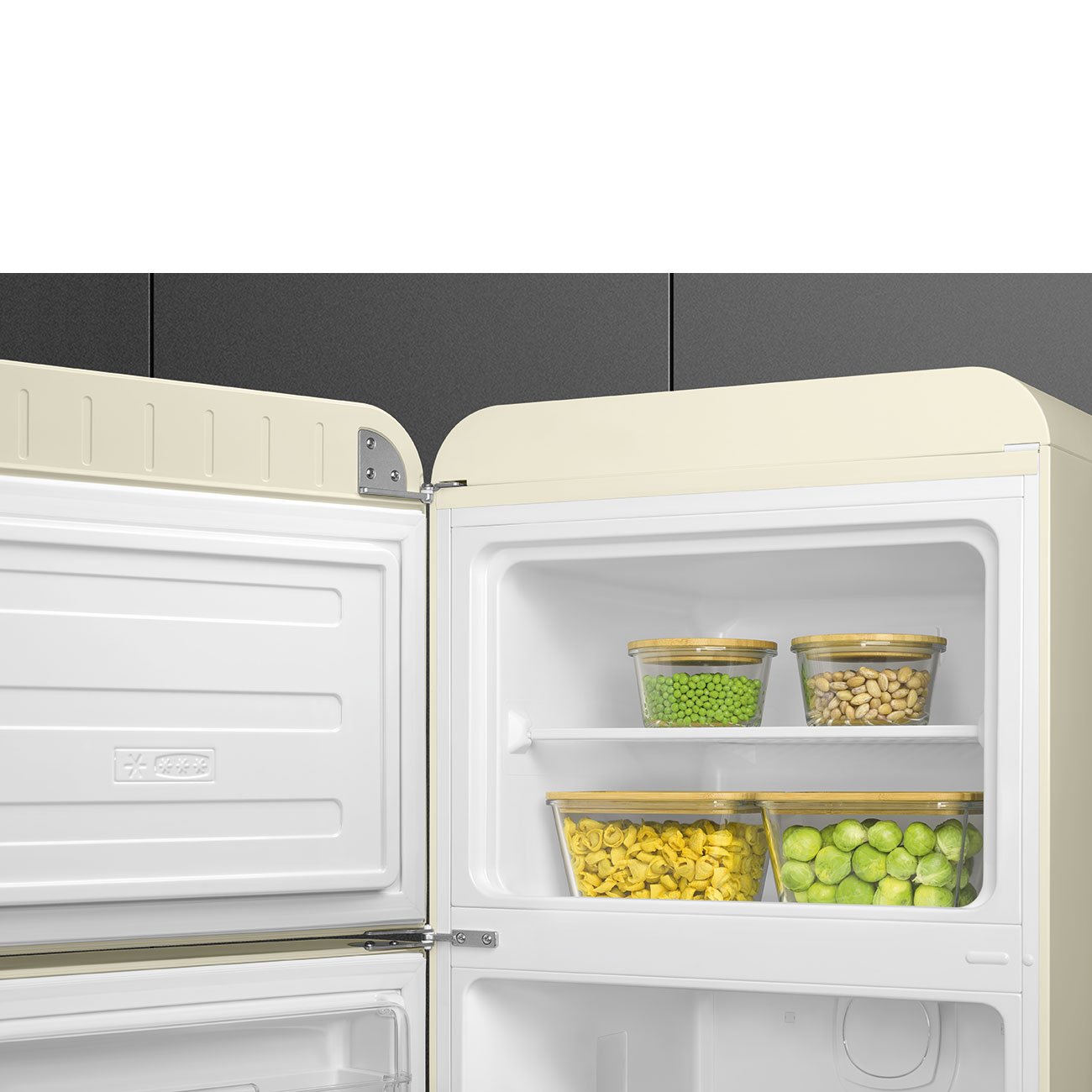 Smeg FAB30LCR6 Cream Free standing refrigerator, view 4