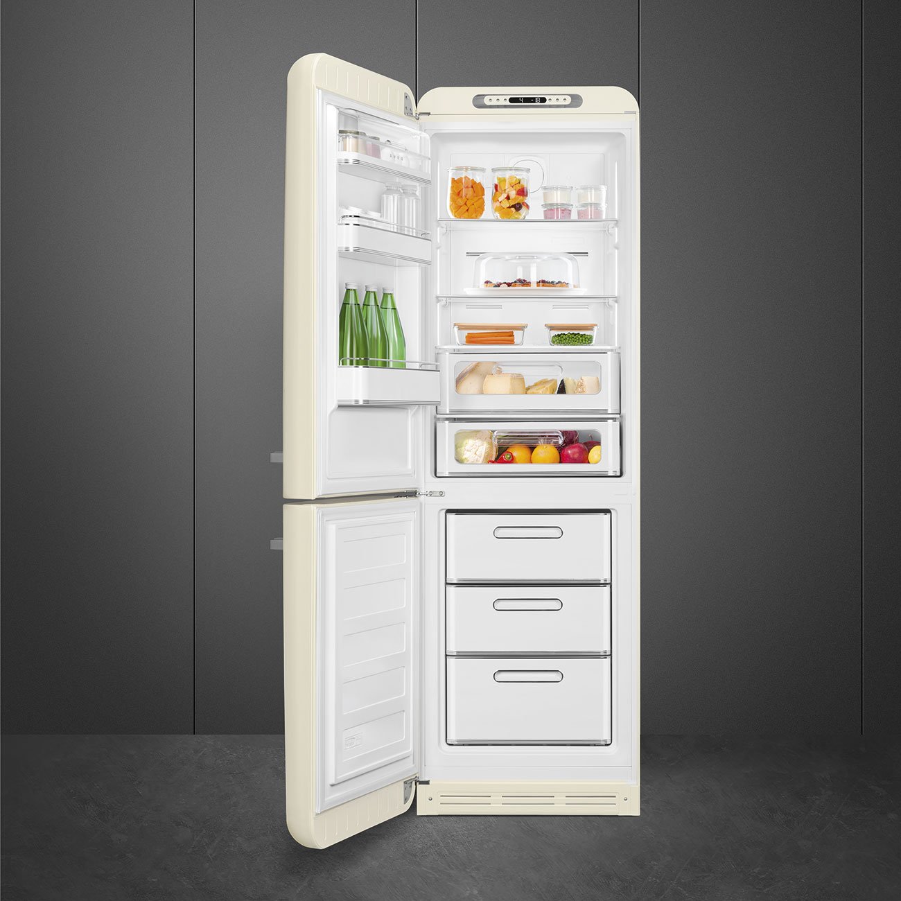 Smeg FAB32LCR5 Cream Free standing refrigerator, view 3