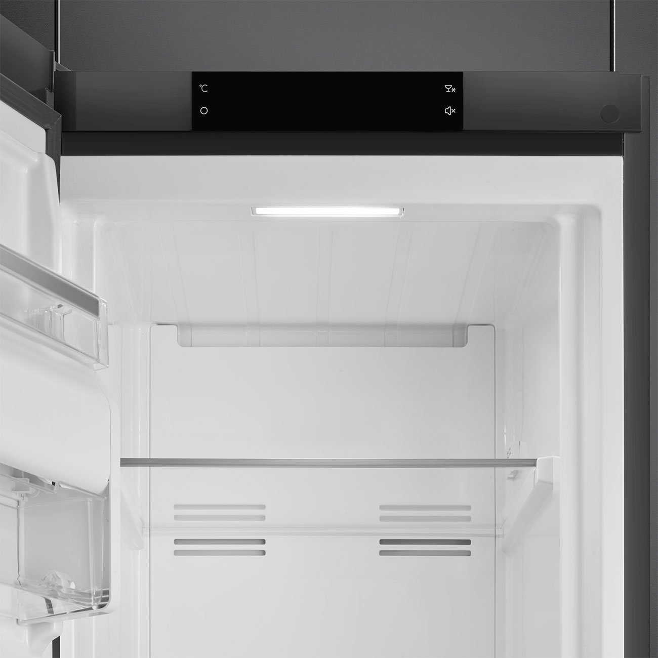 SMEG RF28KNZA Free-Standing Freezer view 5
