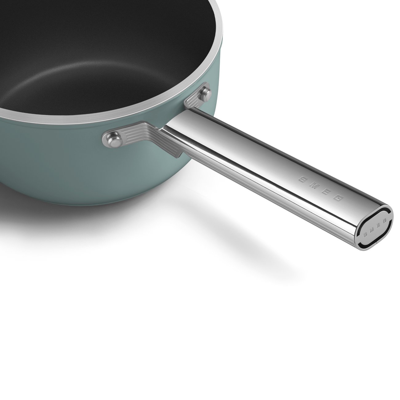 SMEG 20cm Emerald Green Non-Stick Saucepan view 5