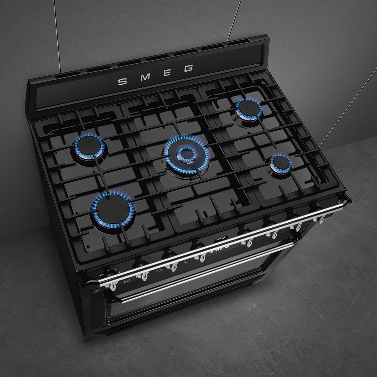 SMEG Victoria 90cm Black Gas Electric Cooker view 5